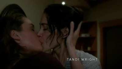 Agnes Bruckner and Sandrine Holt