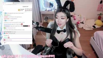 Jaime talking about Lily's body 😳