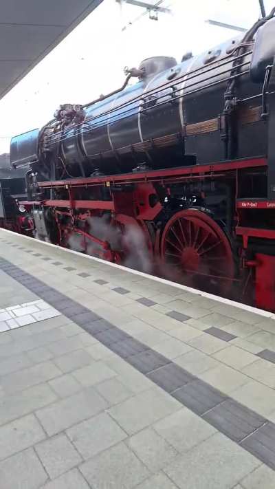 Awesome train at Utrecht Centraal yesterday