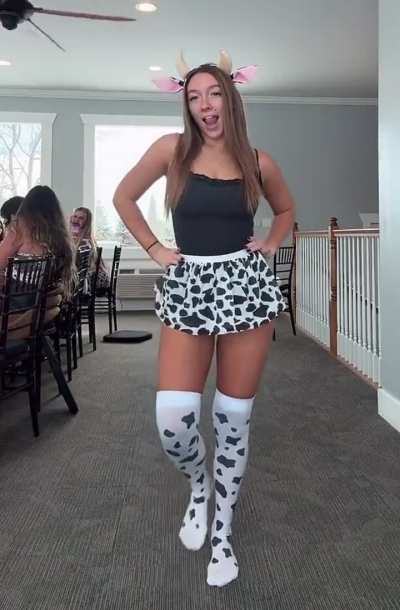 Those thighs in a skirt 😵‍💫