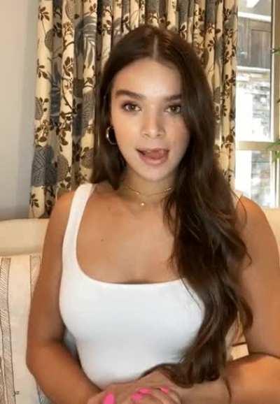 Hailee Steinfeld has me throbbing