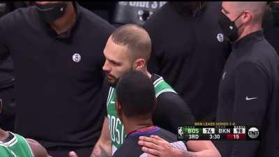 [Highlight] Kevin Durant and Evan Fournier having a friendly chat