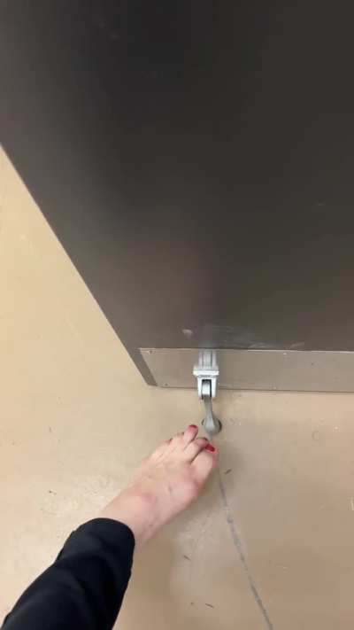 How would you put the doorstop down?