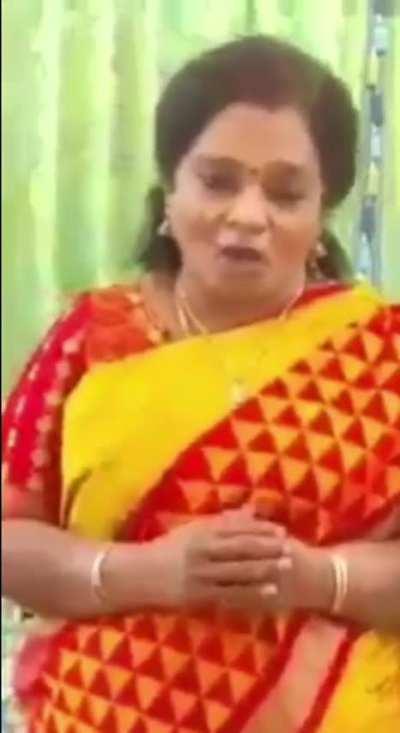 Try not to laugh and give wrong answers only for the moral of her story 😂🤦‍♂️