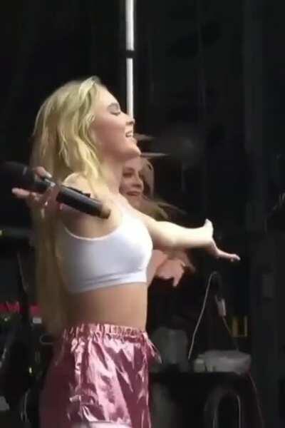 Zara Larsson bouncing her boobs on stage