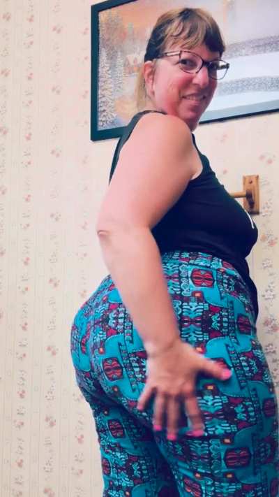 I bet it’s your dream to get a taste of my ass one day 😉 💨 👅