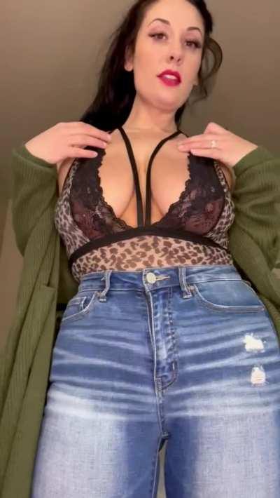 Booty with a whole lotta titties.