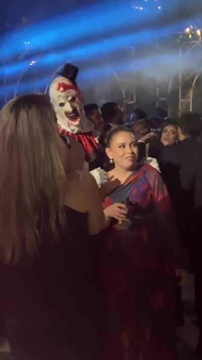 I’m at a cousin’s wedding in Mexico and look who showed up!