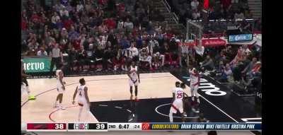 [Highlight] Paul George turns back the clock and goes SOARING OVER CALIFORNIA to flush down the alley oop pass from James Harden