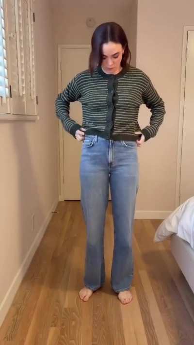 "I know it&rsquo;s that weird time between Christmas and new years when only soft pants are allowed, but these jeans really are that soft" IG - 29/12/2025