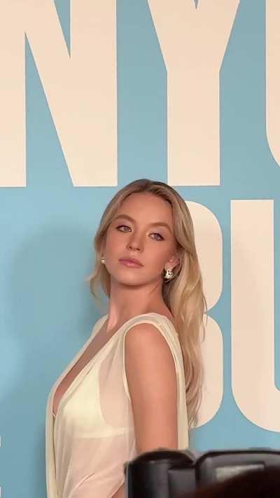 Anyone but You premiere IG DEC23