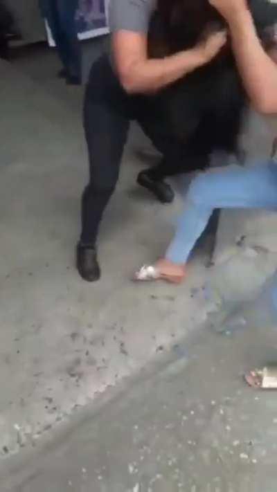 She kicked right in her twat