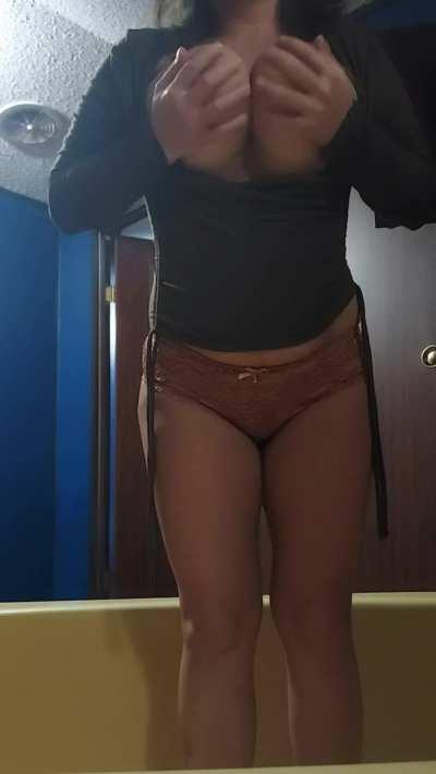 My goal is to have the best bouncy titties you'll see today.