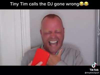 Tiny Tim makes a call