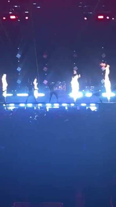 Ronnie brings out Alex the terrible on stage to play WTWB breakdown again