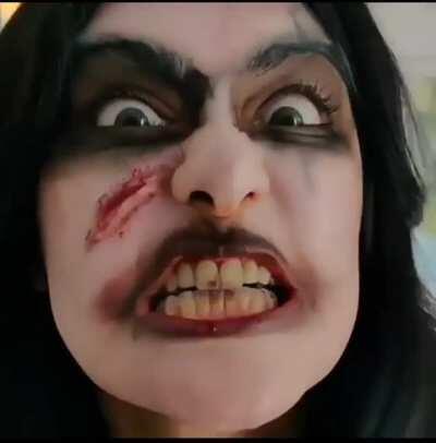 Adah Sharma twerking her ass for you.