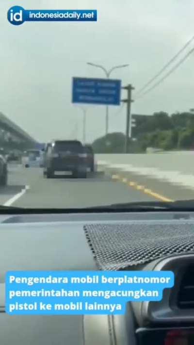 Fortuner/Pajero dan arogansi, name more iconic duo