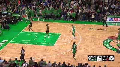 [Highlight] Wiggins denied at the rim but Poole gets the clutch steal and slam