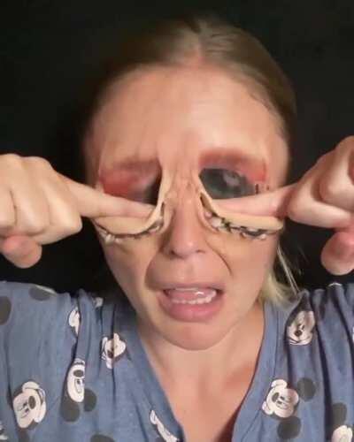 Found this on Instagram. I find it amazing actually but gotta get those karma points lol. Posted by @equilattera.tv but they didn’t tag the original artist