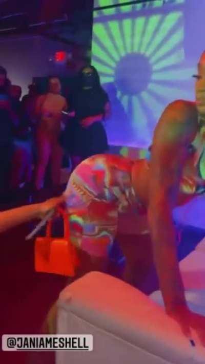 Twerk 🍑🎨 Comp.