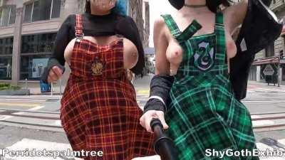 Big titties in slomo!