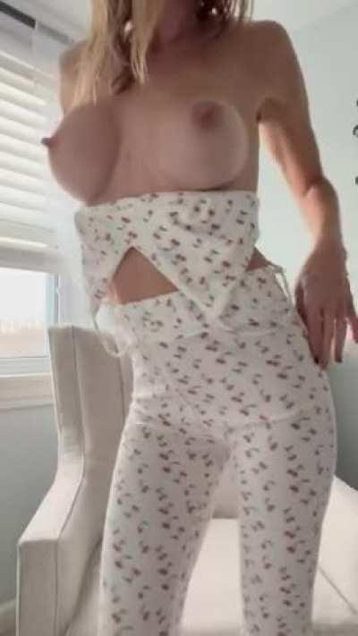 She’s my cherry pie🍒