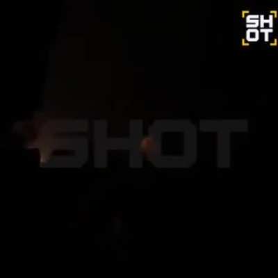 A Russian civilian is filming another attack on the gunpowder factory in Tambov, Russia, by Ukrainian UAVs. 17/06/2025