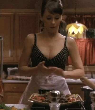 Jennifer preparing dinner in Ghost Whisperer
