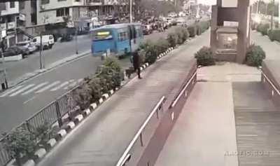 PSA: Indian ambulances don’t stop for anyone