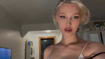 Grace VanderWaal miming to 