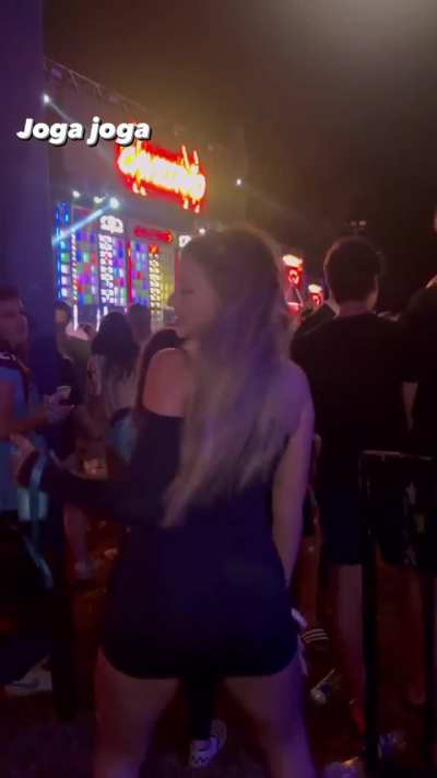 Julia Puzzuoli Dançando Funk Safada BR