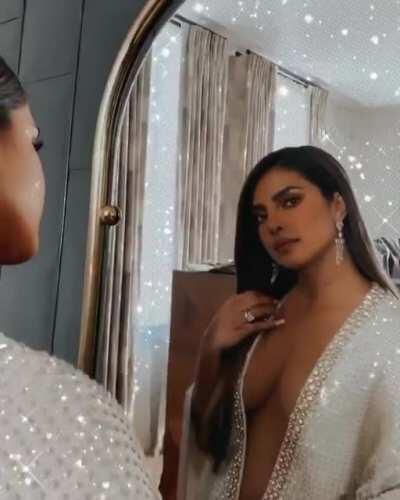 Priyanka Chopra is such a tease😘