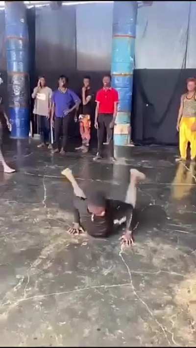 Do this exercise three times a day and your backbone will never hurt