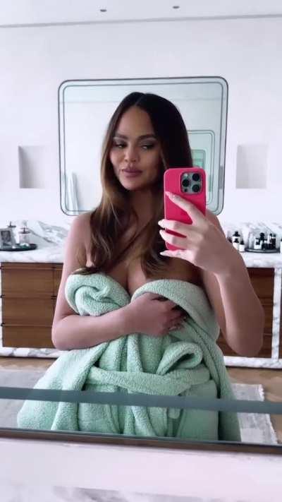 Robes can be sexy - November 29, 2023