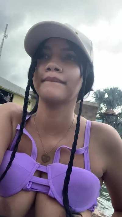 i get horny in the pool too often.. it always ends like in this video haha, I think another girl saw me recording this video haha