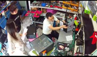 This lady wondered why her gaming laptop overheats while gaming.
