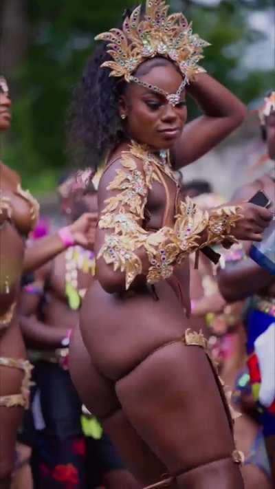 This entire section was on fire on Kadooment Day (@remmyyvanityy)