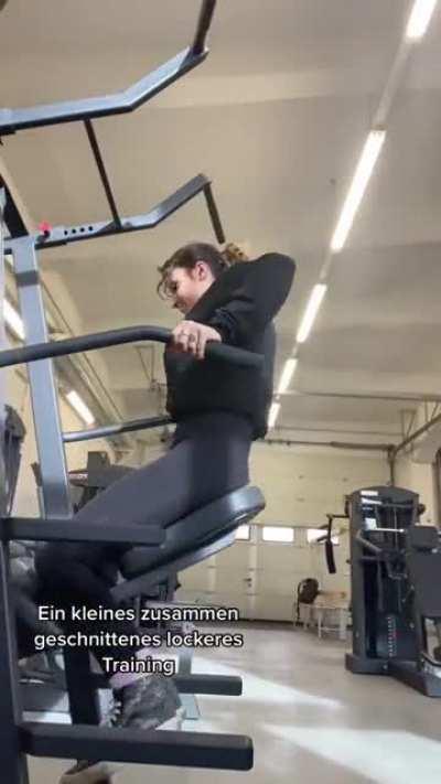 WATCHING HER DO THOSE WEIGHTS IS ACTUALLY SO CUTE LOL :)