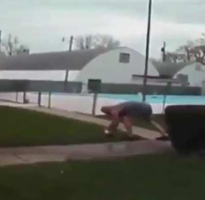 Can you pass me a coke?