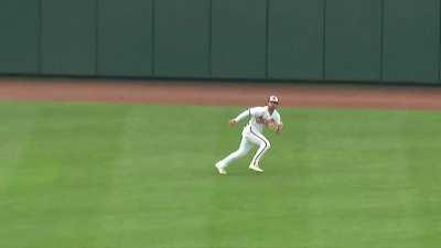 [Highlight] All hell breaks loose for the Blue Jays after a dropped catch by Ryan McKenna.