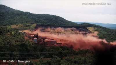 Прорыв дамбы в Бразилии