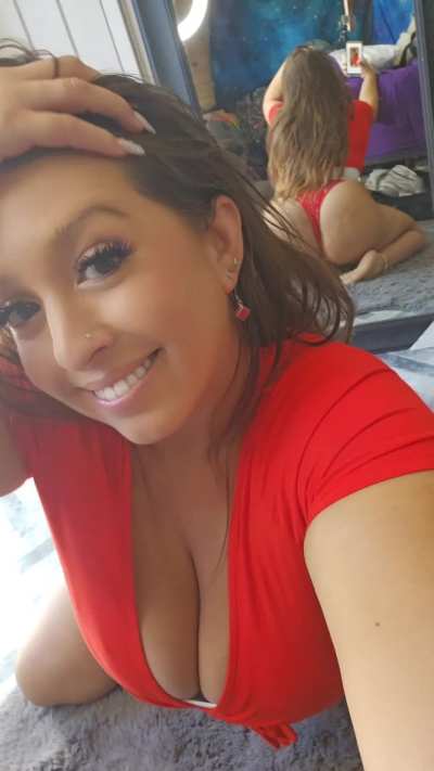 A few spanks get my ass going