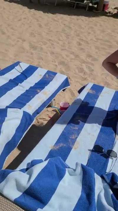 All the wives on the beach kept giving me dirty looks… no idea why 😌