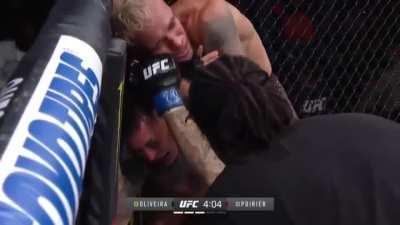 Charles Oliveira vs Dustin Poirier finish