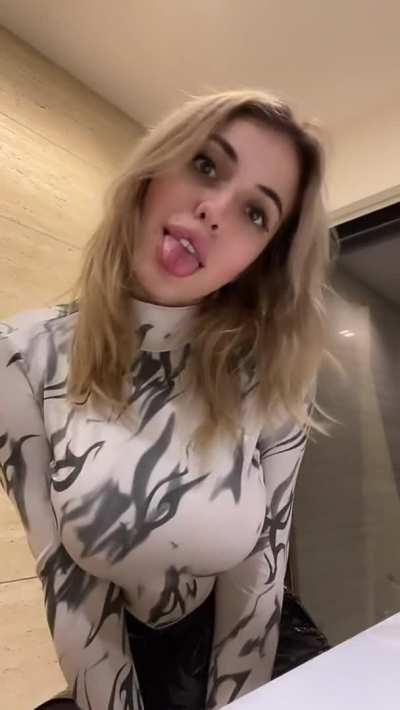 [reddit] any alphas want to feed and pick what I cum to? Girls, guys, irls, trans, censored, hentai, furry I’ll jerk to it all xx