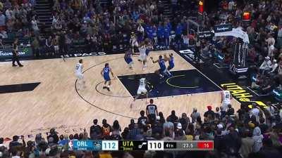 [Highlight] Lauri Markkanen hits the big 3 in crutch-time, puts Jazz up 1