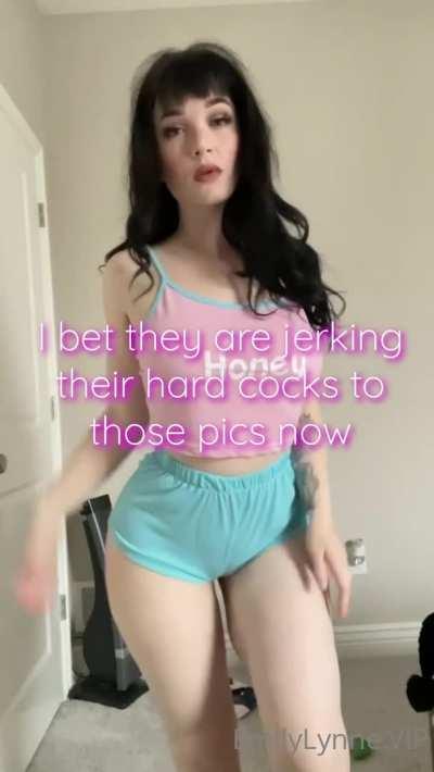 [M/S] Mom is Wearing Shorts Too Small For Her Big Phat Ass In Front of Your Friends