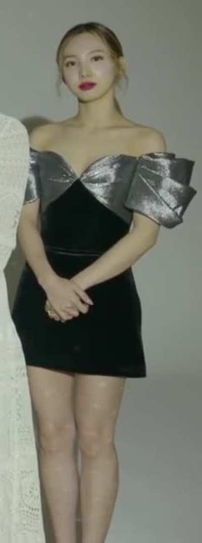 200925 - Stunning Nayeon