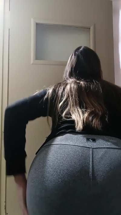 I couldn't stand it and I farted loudly and smelly with my clothes.