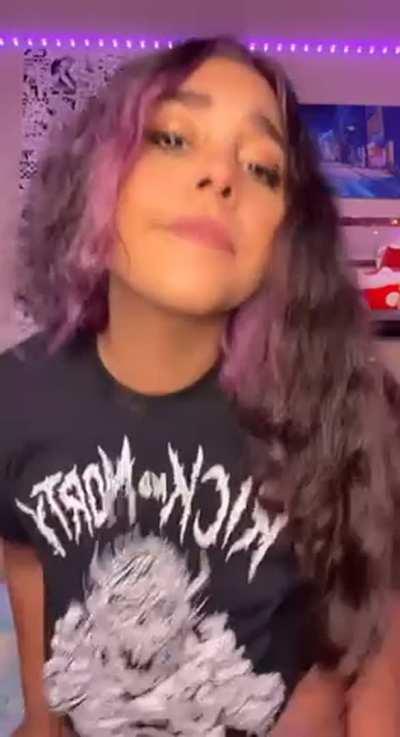 Say Hi if you’d jerk off to my nudes